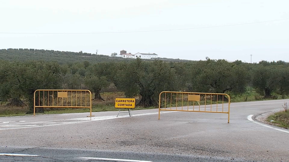 Cinco carreteras de la Diputación de Badajoz continúan cerradas 