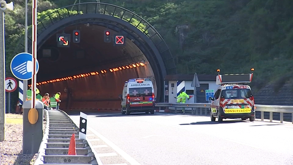 Tres heridos en un accidente en el interior del túnel de Miravete