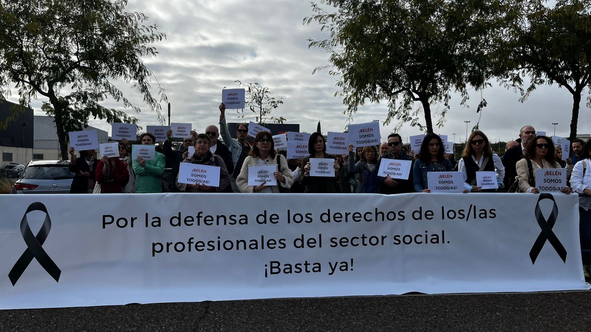 Protestas a las puertas de los juzgados durante el juicio por la muerte de Belén Cortés