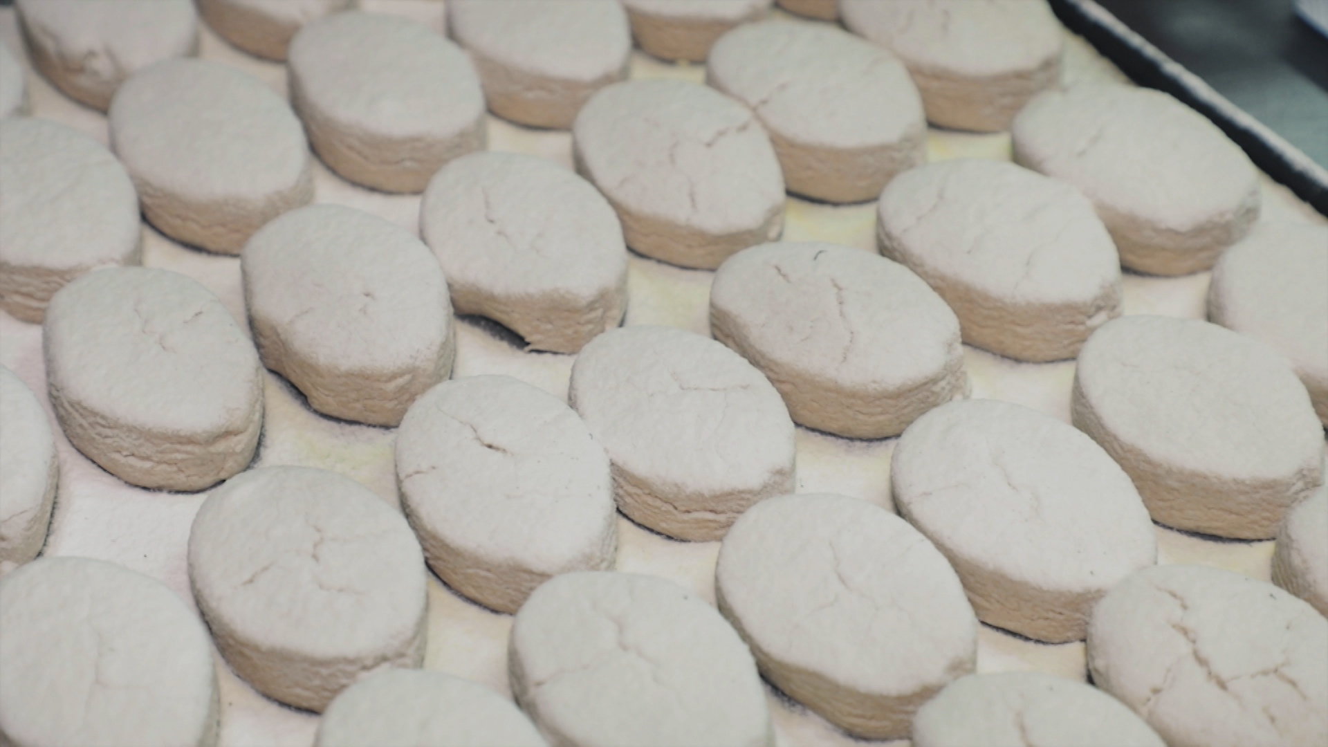 Dulces navideños en un expositor