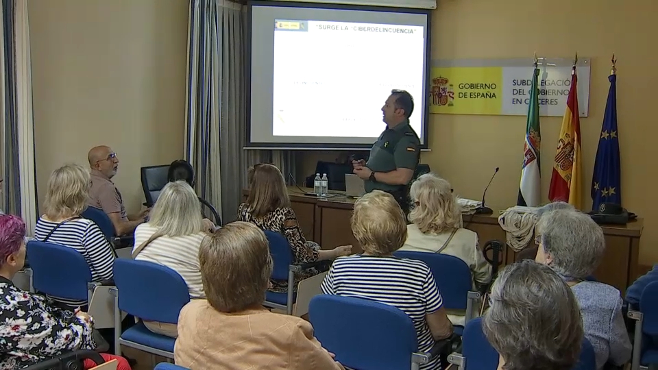 Charla sobre ciberdelincuencia para mayores