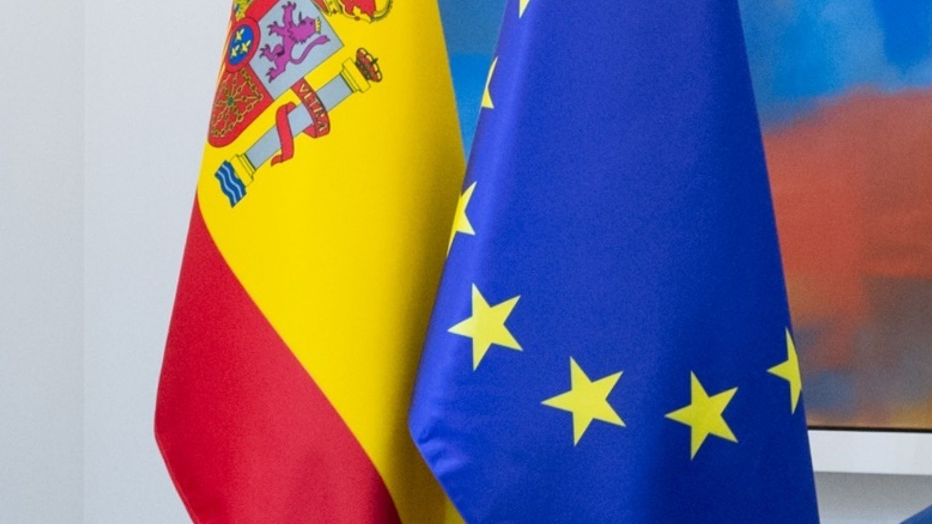 Banderas de España y de la Unión Europea en una imagen de archivo