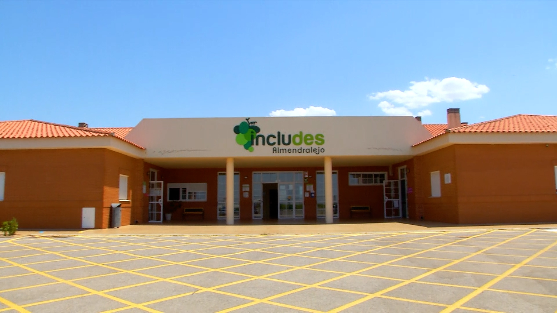 Exteriores de las instalaciones de la asociación Includes Almendralejo