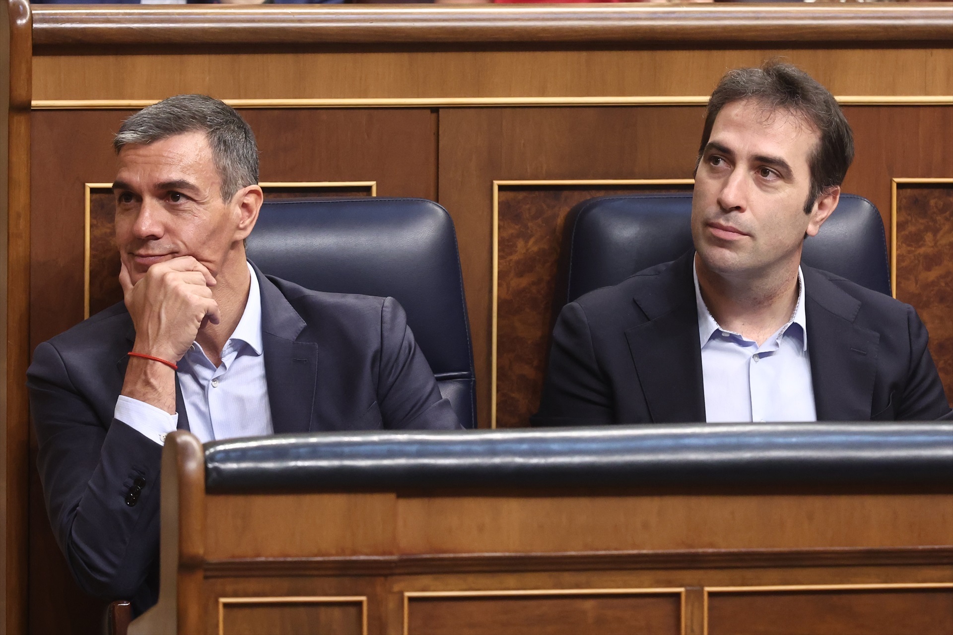El presidente del Gobierno, Pedro Sánchez, y el vicepresidente primero y ministro de Economía, Comercio y Empresa, Carlos Cuerpo 