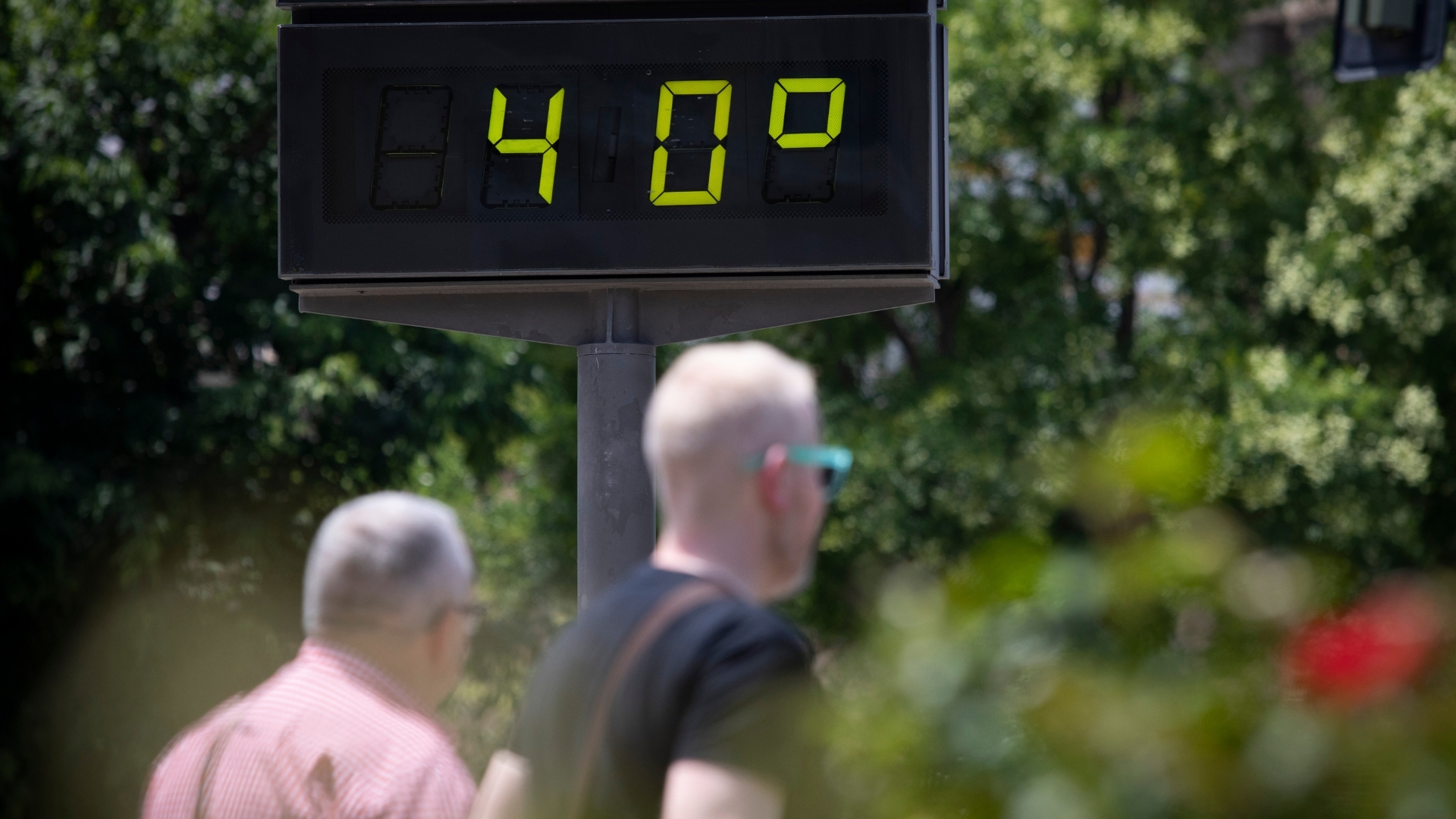 Termómetro de calle marcando 40 grados.