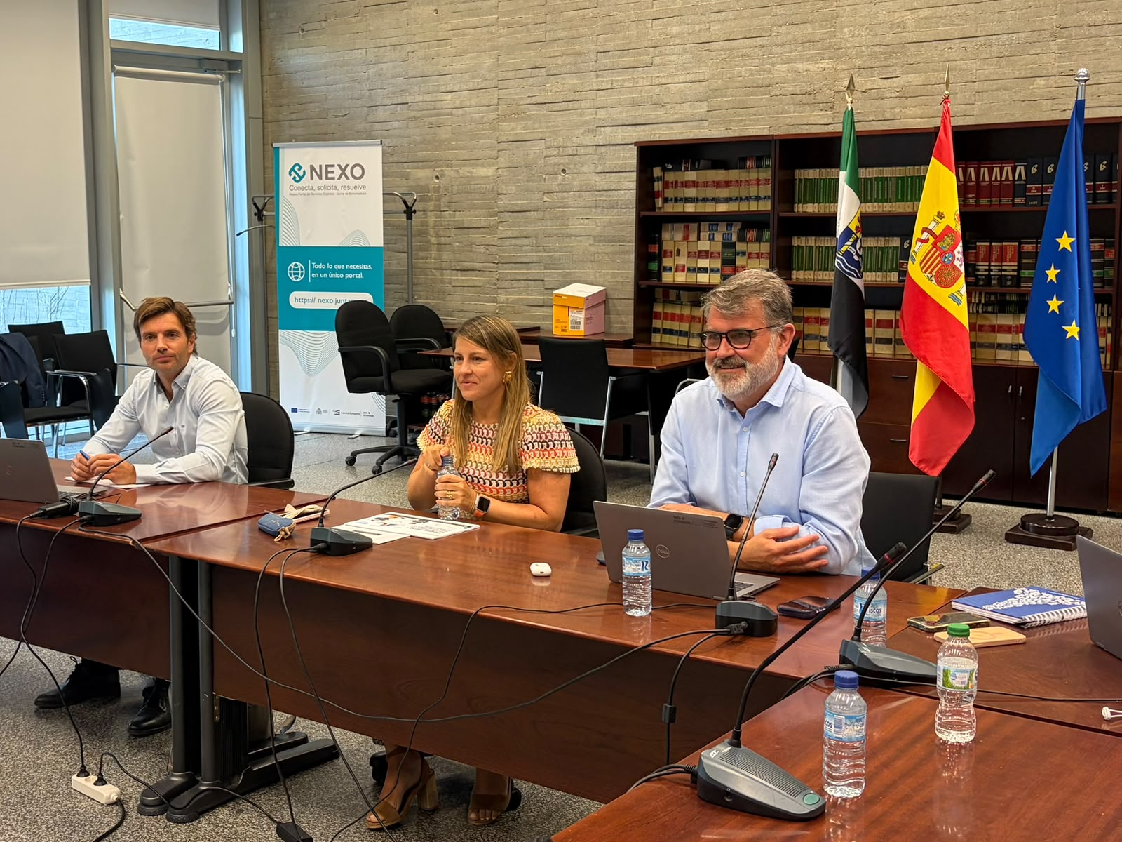 Educación asegura que la reunión para mejorar las condiciones de los docentes "ha sido productiva"