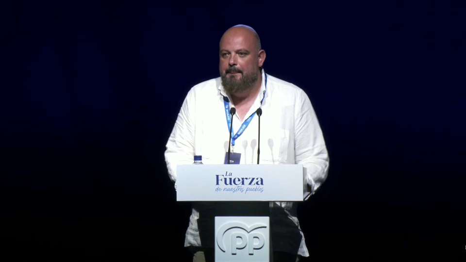 Manuel Naharro repite como presidente de los populares en la provincia de Badajoz