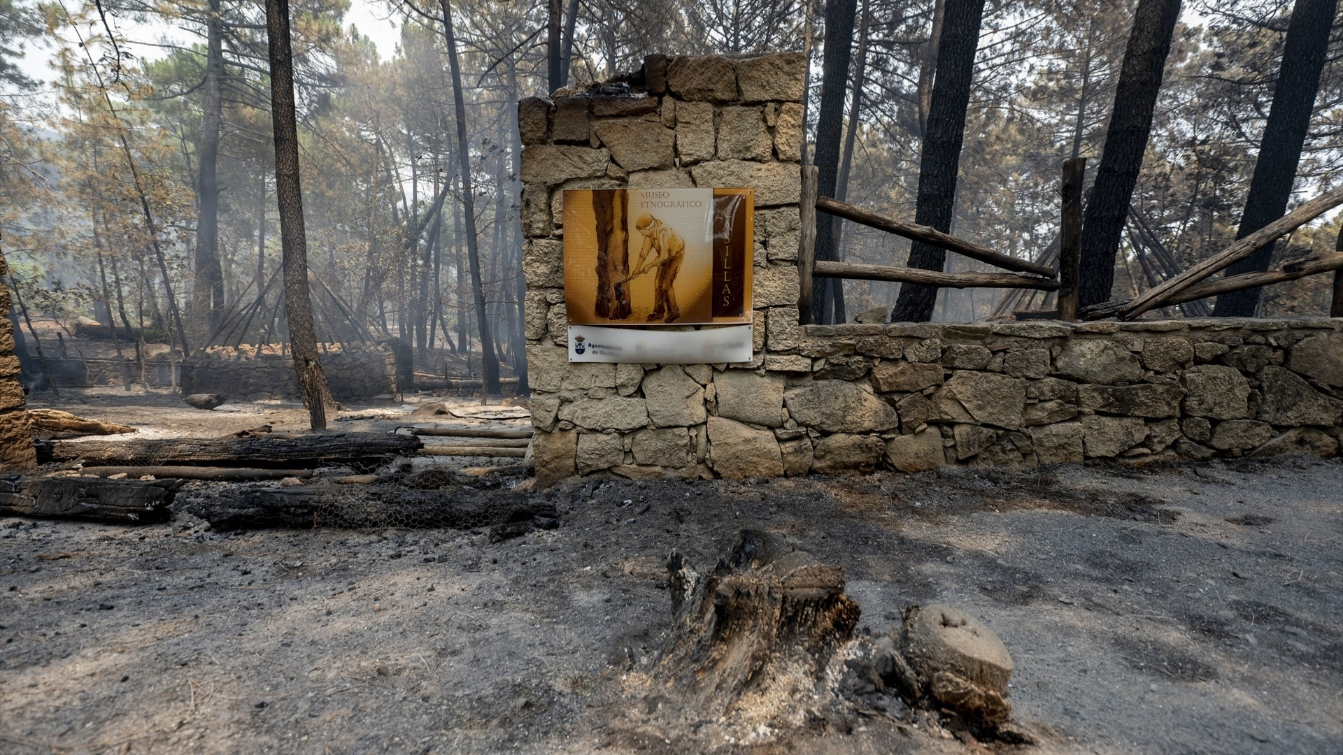 Museo Etnográfico de Casillas tras el paso del incendio forestal, a 27 de julio de 2026, en Casillas, Ávila, Castilla y León (España)