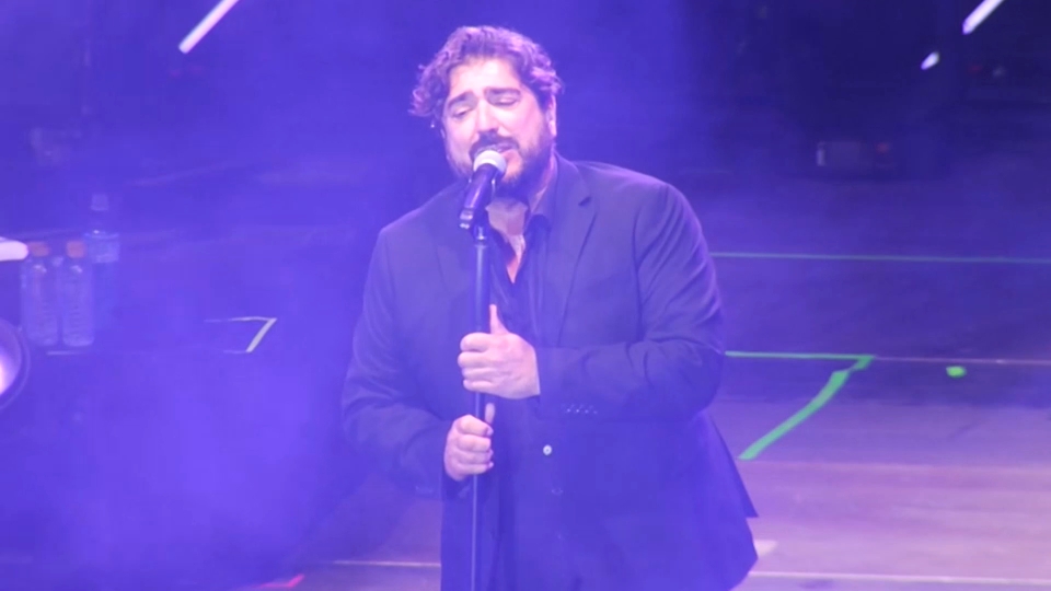 Antonio Orozco emociona al público en Alcazaba Festival 