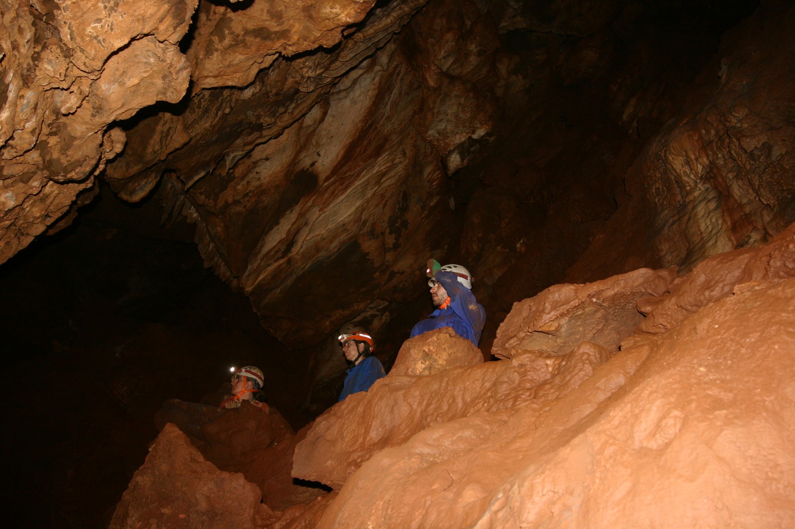 Las Cuevas de Fuentes de León forman un espectacular conjunto kárstico subterráneo compuesto por siete cuevas y dos simas naturales