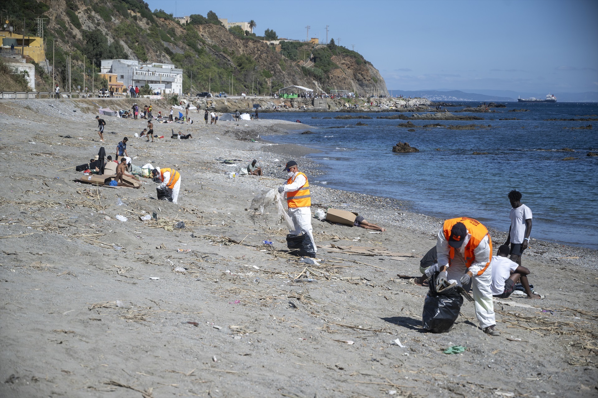 Sanidad convoca a las comunidades para coordinar el envío de vacunas a Ceuta