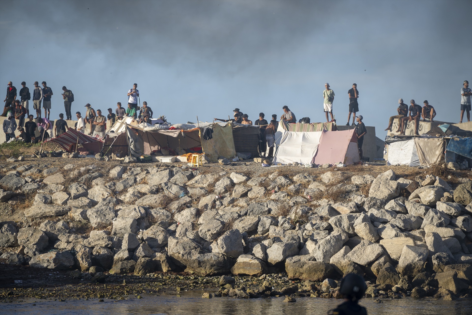 Gobierno y Ceuta acuerdan nuevos espacios para reubicar a los migrantes sin alojamiento