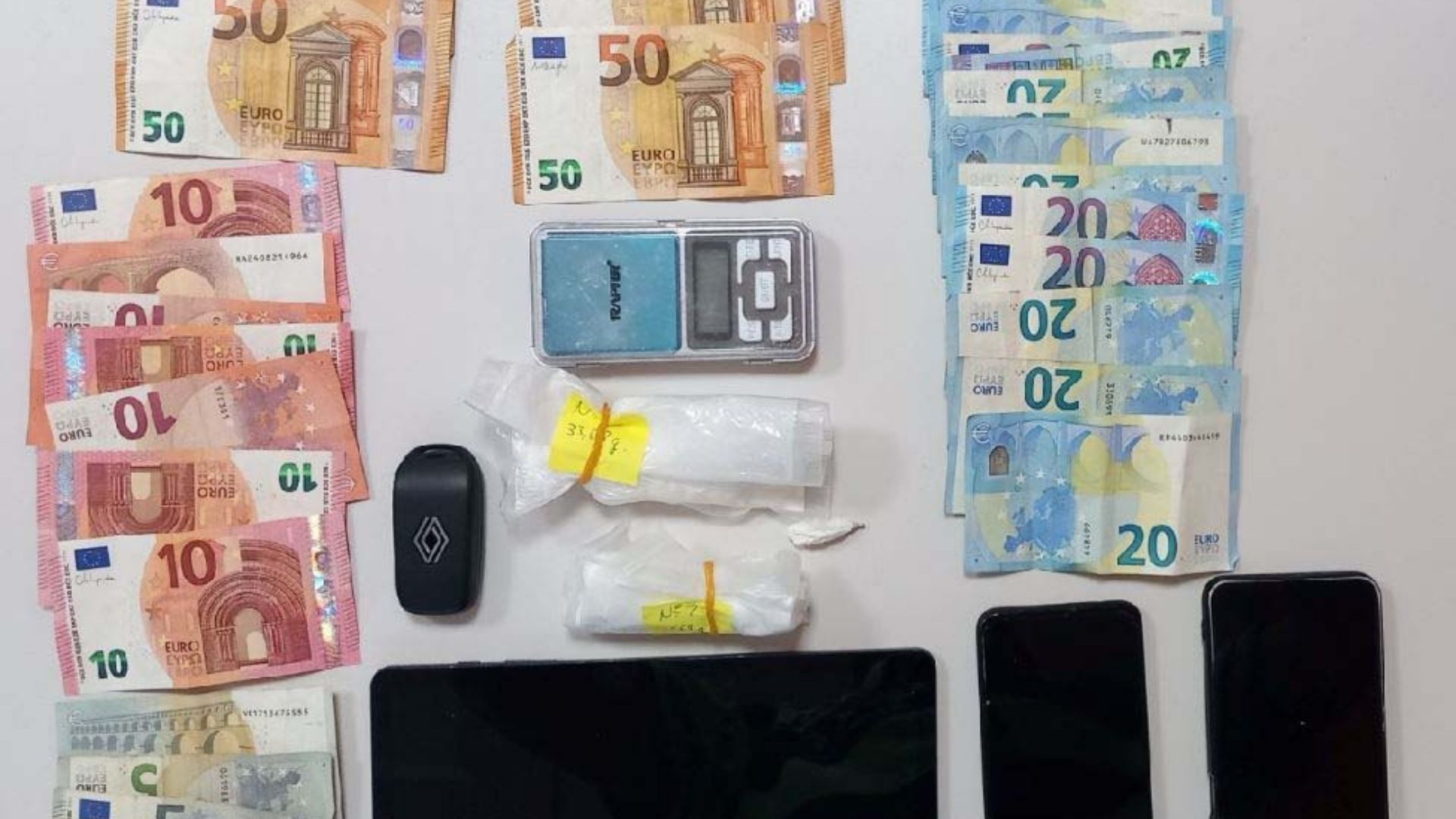 Objetos incautados por la Policía Nacional