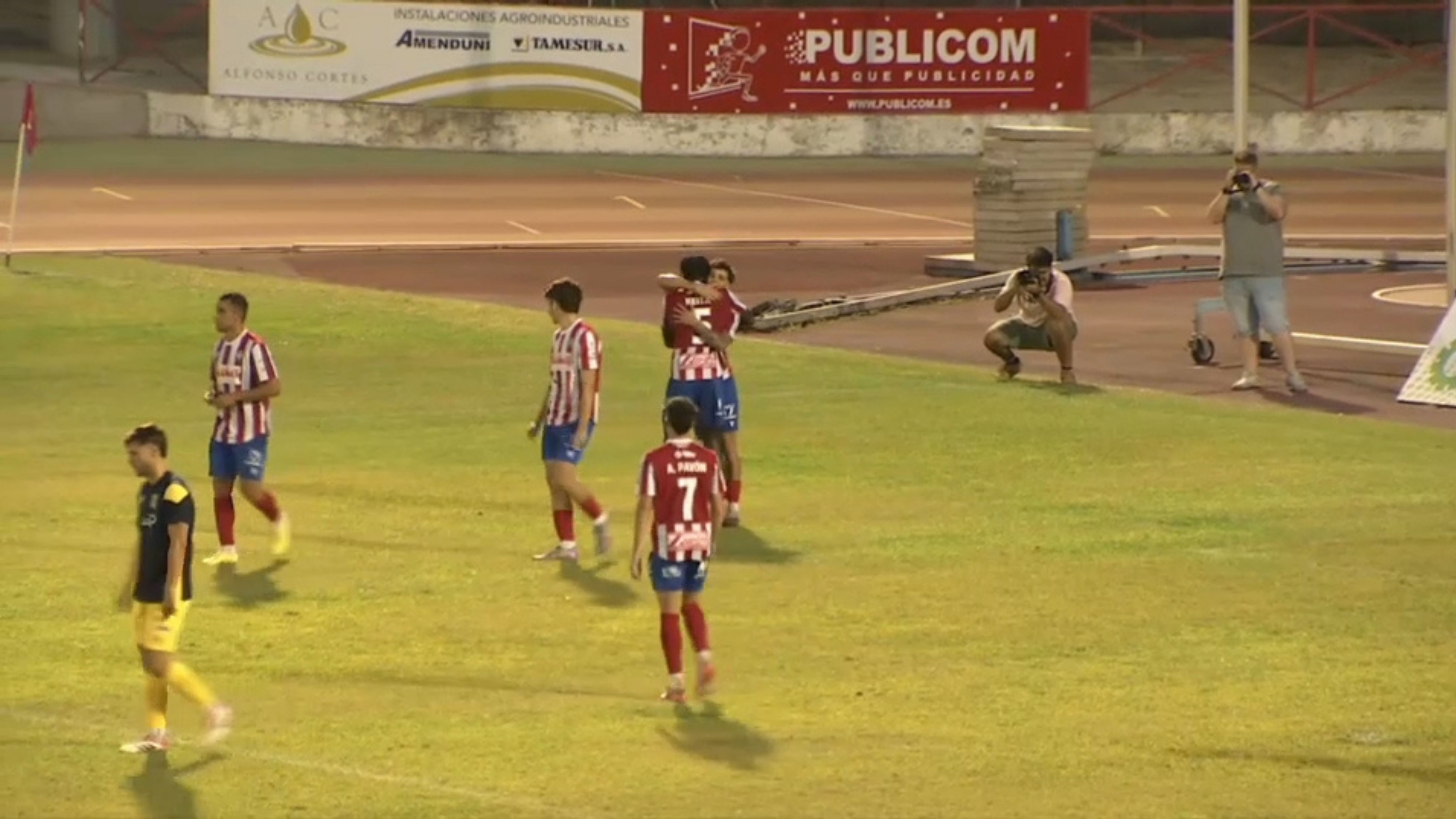 Partido de pretemporada entre el Don Benito y el Cabeza del Buey