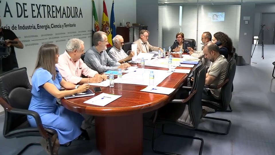 Reunión entre Junta, Diputación de Cáceres y CHT para abordar los problemas de suministro de agua en Las Hurdes