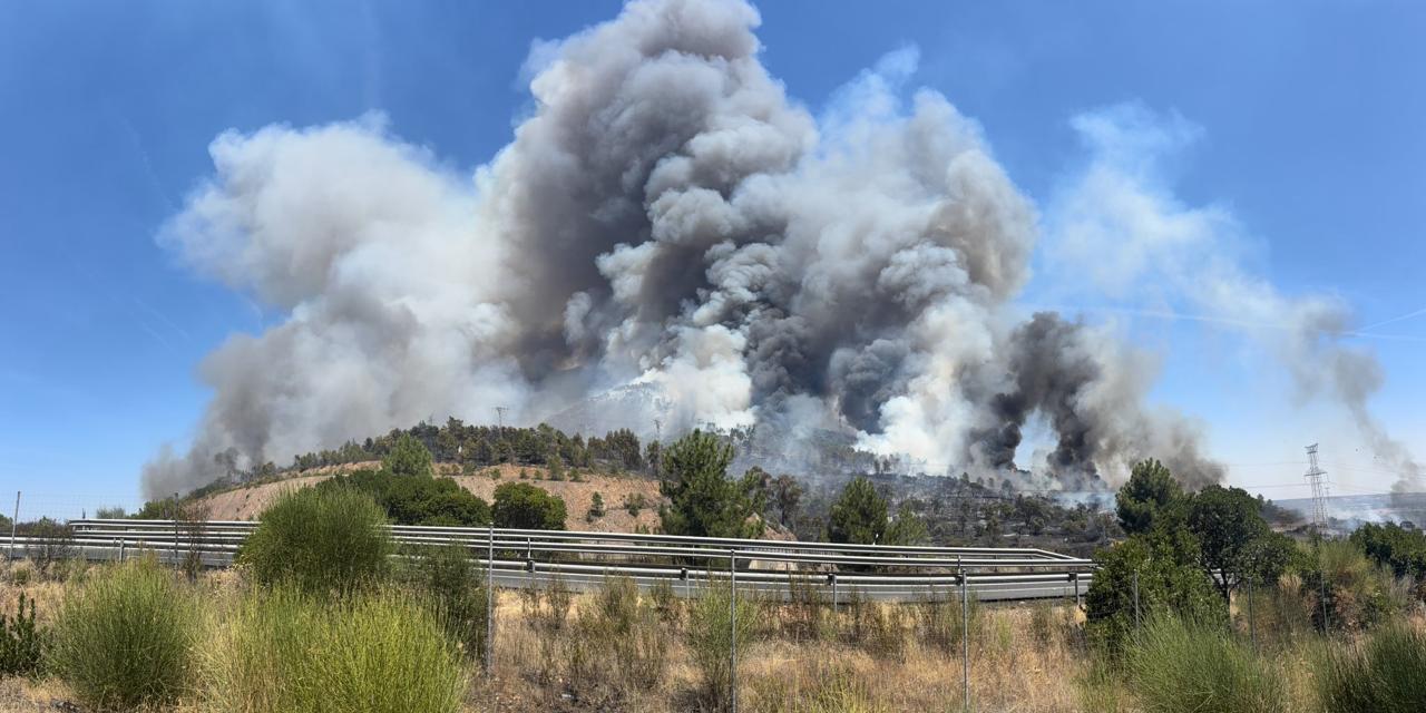 Grimaldo es evacuado de forma preventiva por el incendio en Cañaveral