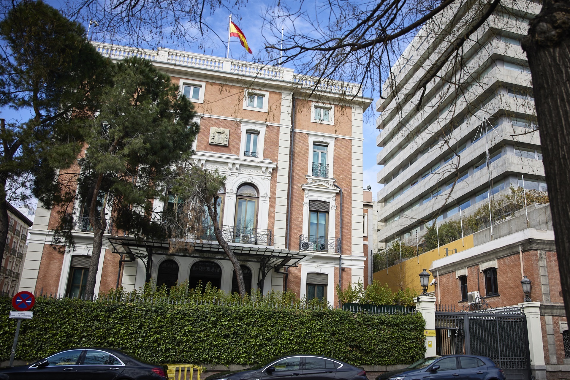 Fachada principal de la sede del Ministerio del Interior 