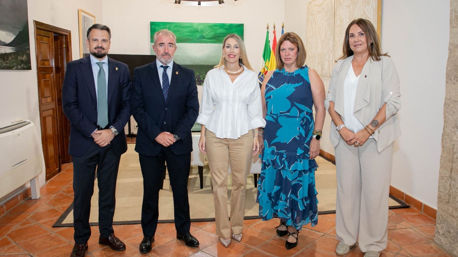 María Guardiola en un encuentro con la Asociación de Víctimas del Terrorismo