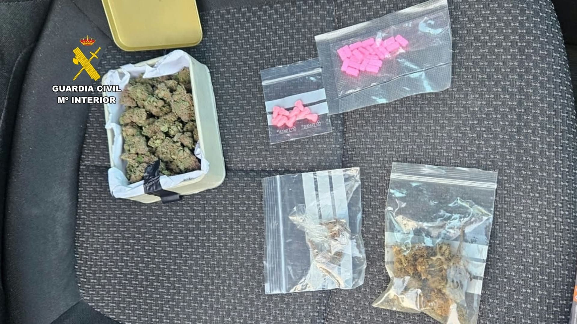 Material incautado por la Guardia Civil