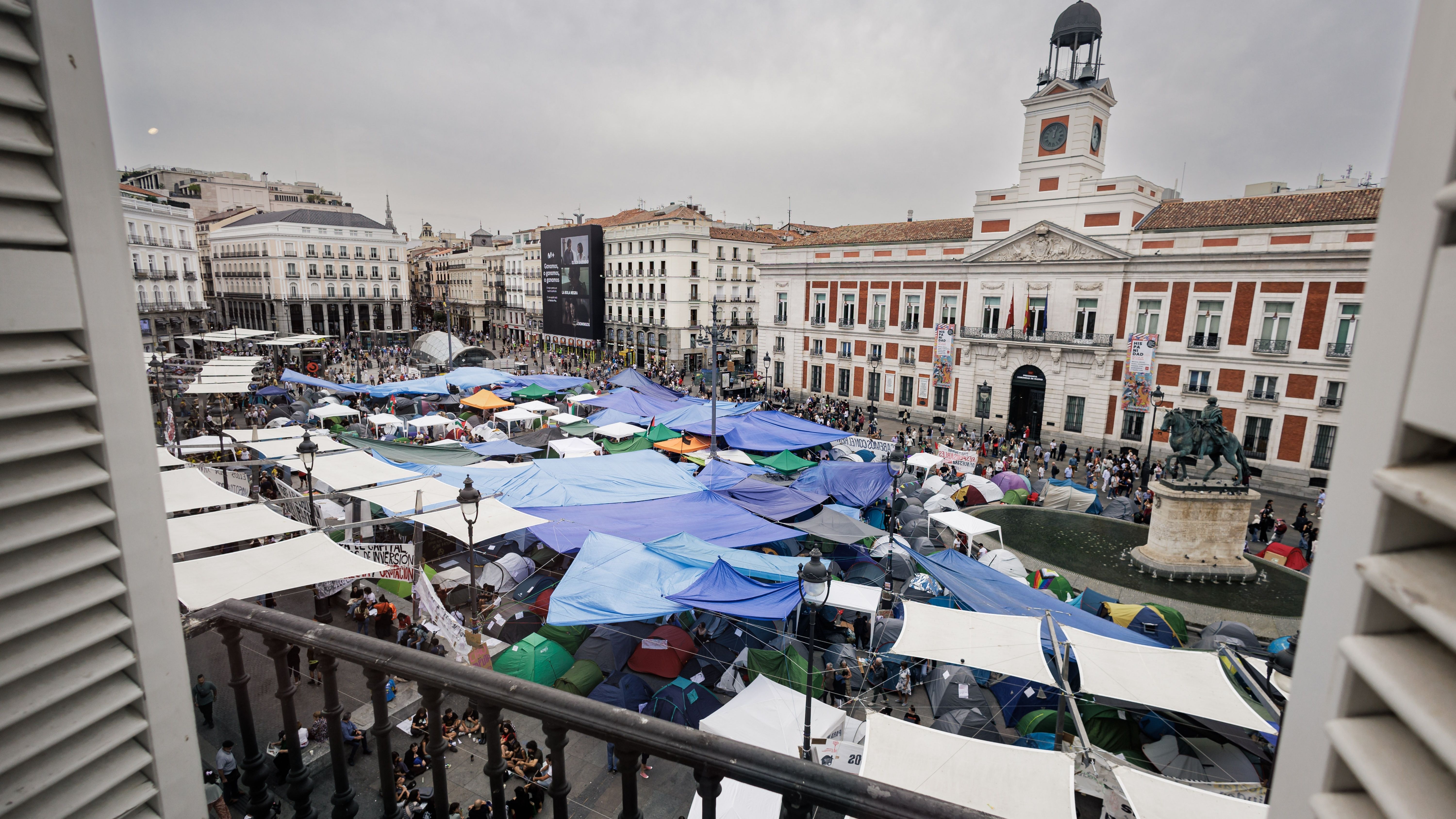 Vista de la acampada por la vivienda, en la Puerta del Sol, a 28 de septiembre de 2026, en Madrid (España). 