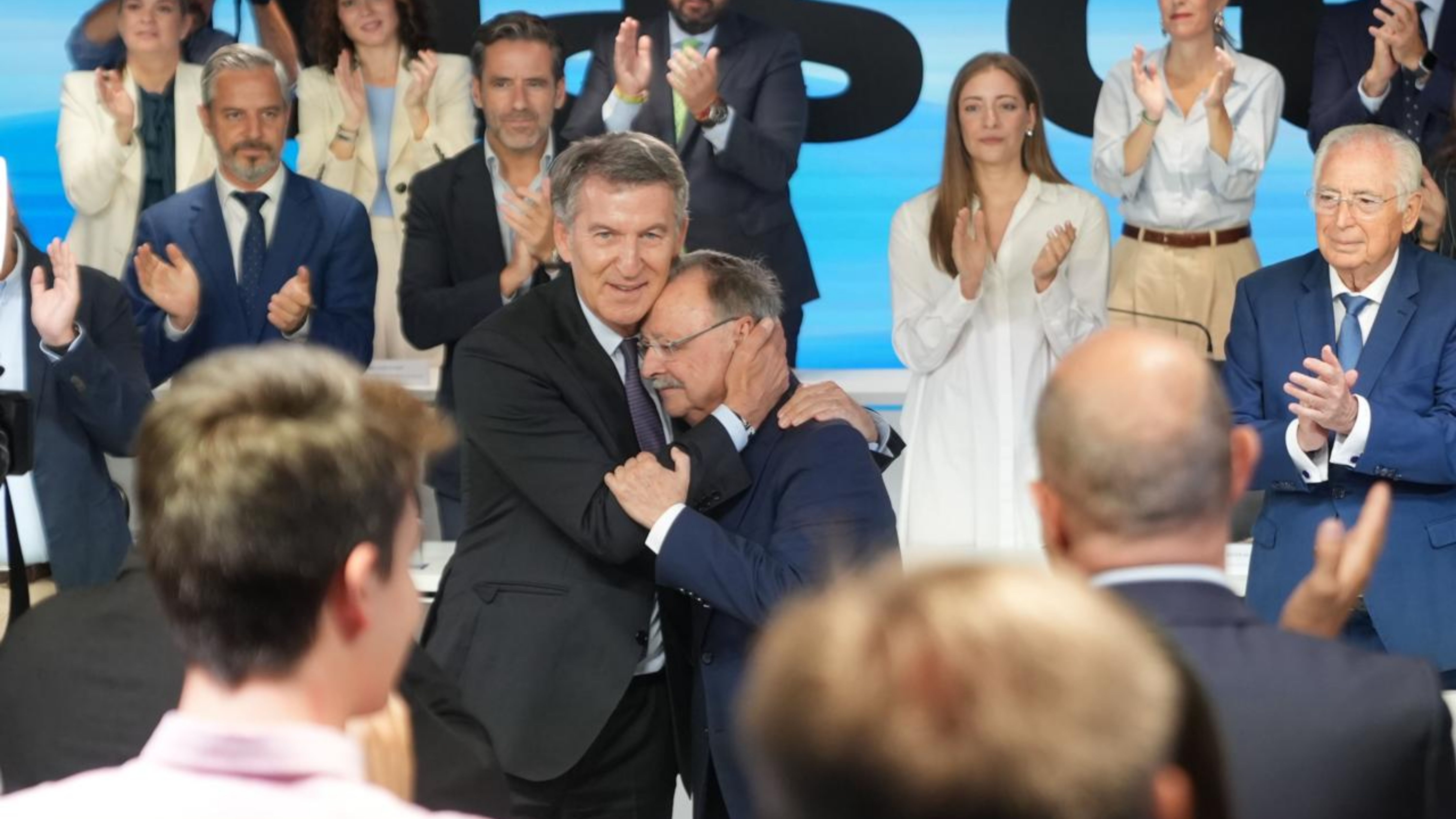 El presidente del PP, Alberto Núñez Feijóo, y los presidentes autonómicos, en la Junta Directiva Nacional del Partido Popular.