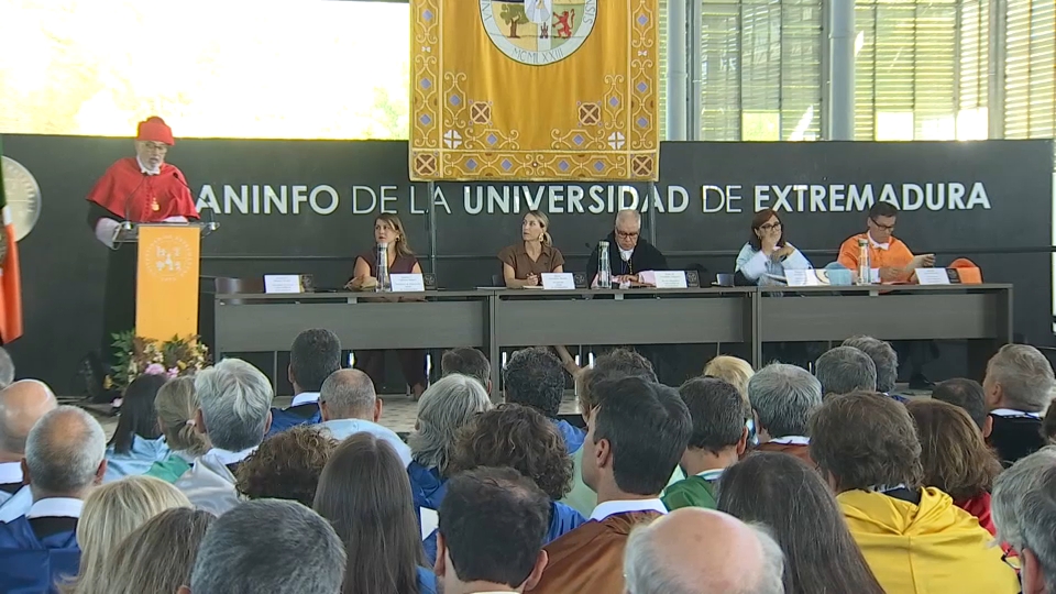 La UEx abre el curso 2026/2027 con cerca de 21.000 estudiantes