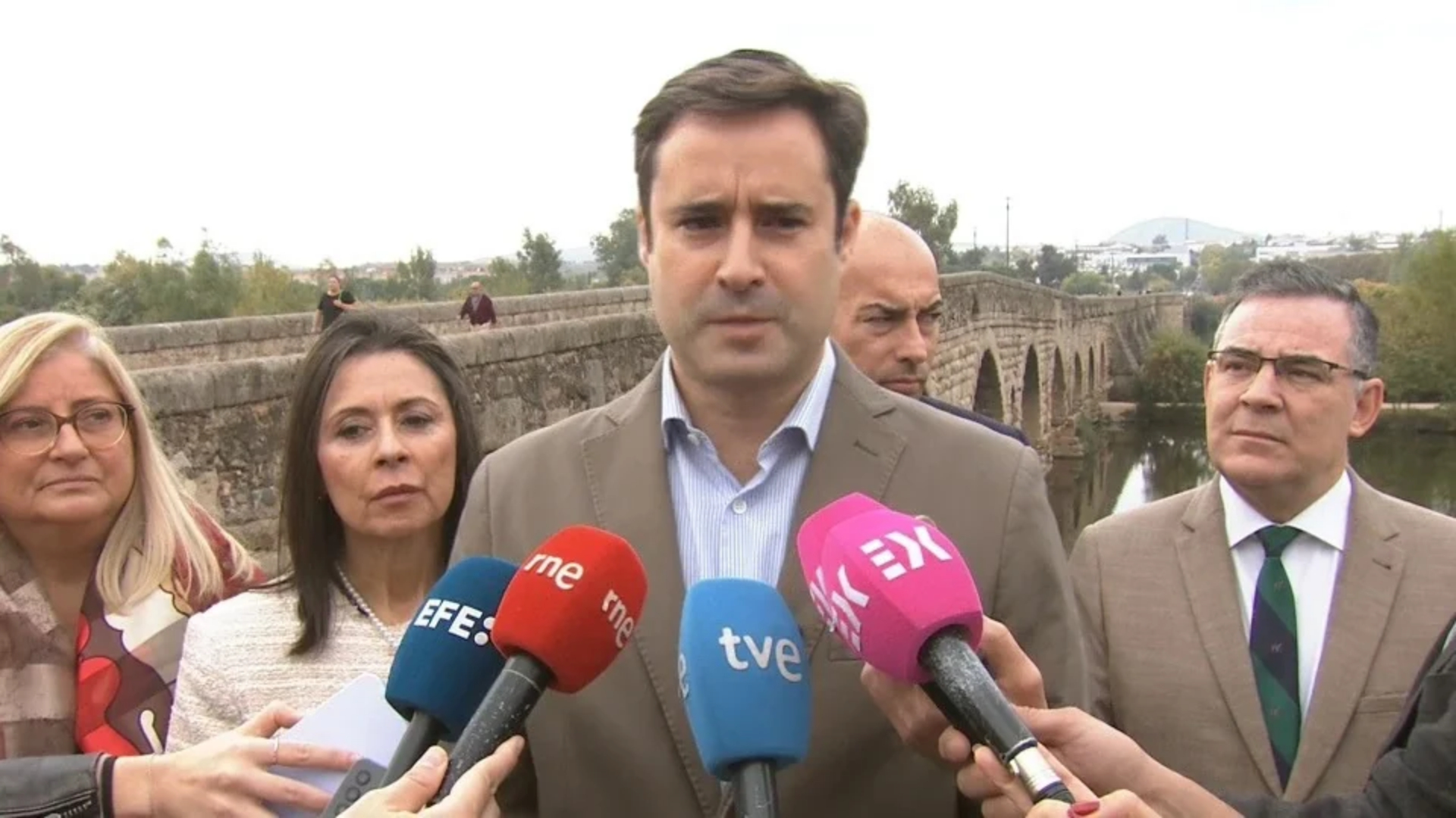 Vox insiste en que Puente debe dimitir y asegura que "la corrupción también mata"