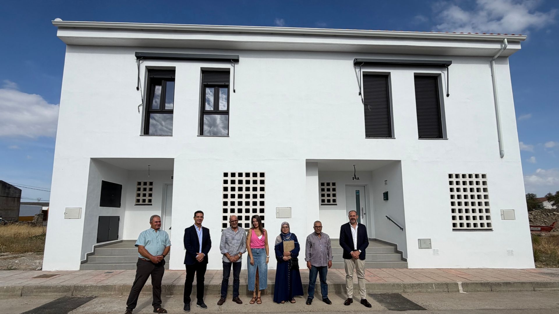 Entrega de viviendas en Albalá
