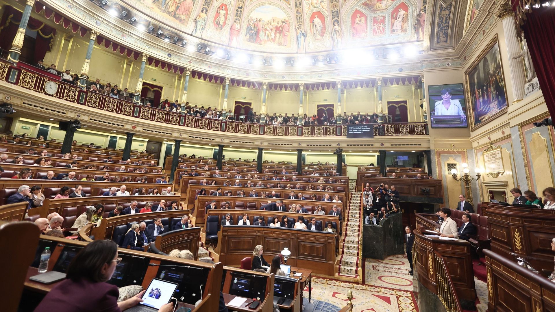 La ministra de Vivienda y Agenda Urbana, Isabel Rodríguez, durante una sesión plenaria, en el Congreso de los Diputados