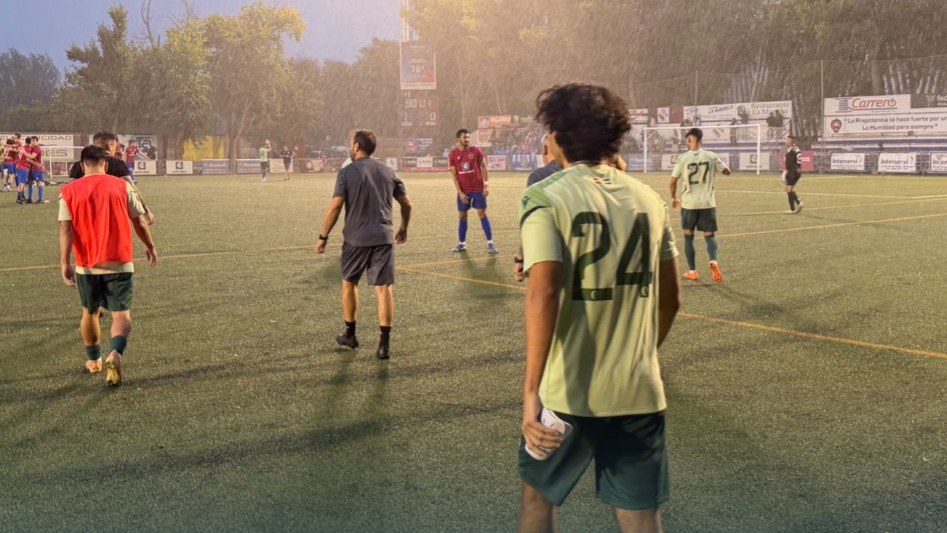 Momento del partido entre el Sporting Alcázar y el Talayuela