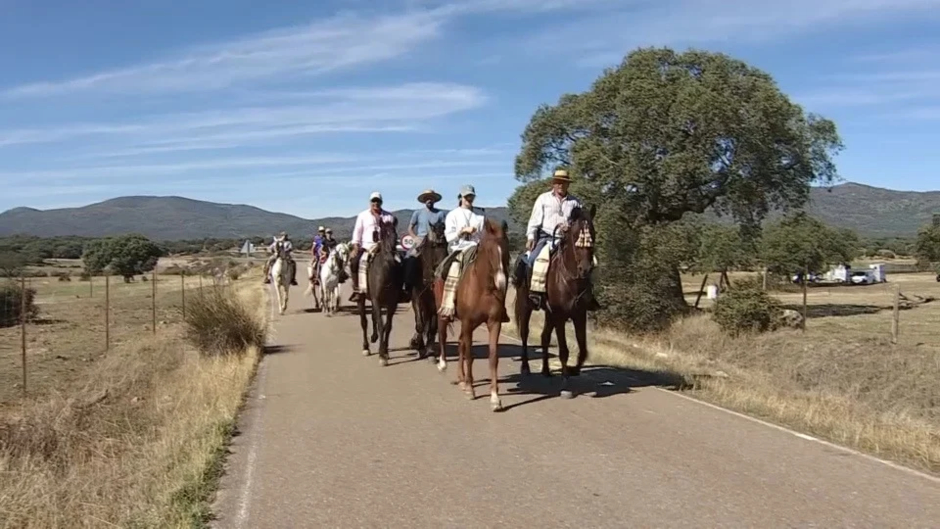 Romeros a caballo ponen rumbo a Guadalupe desde varios puntos de Extremadura
