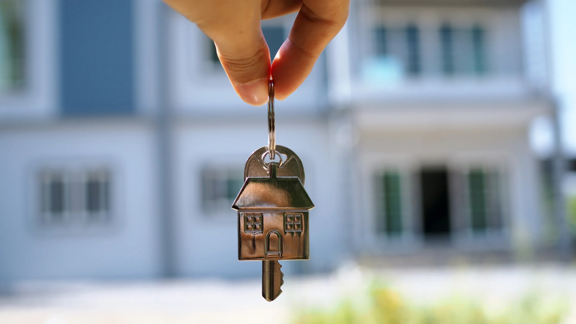 Nueve de cada diez encuestados consideran que las administraciones deberían construir más vivienda pública.
