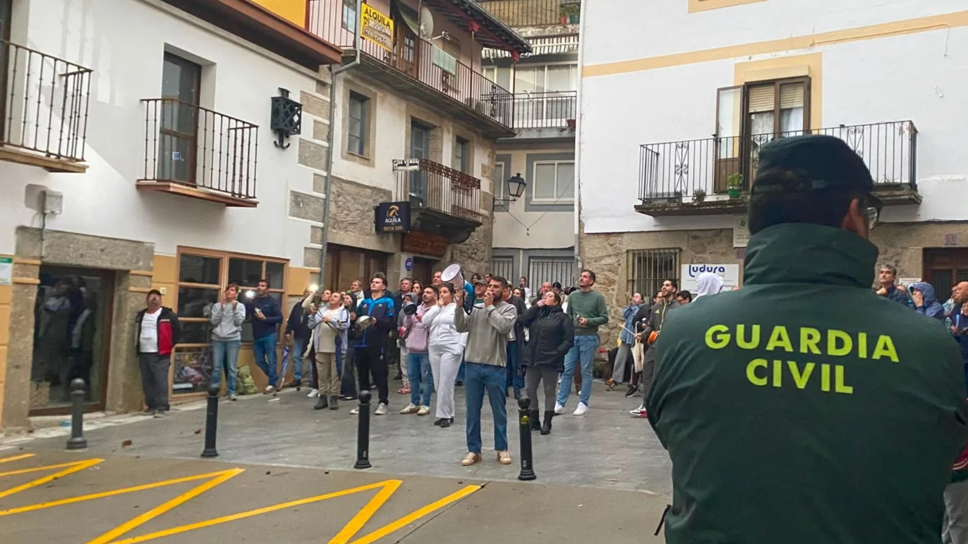 Nueva protesta en Baños por la ocupación de un apartamento turístico