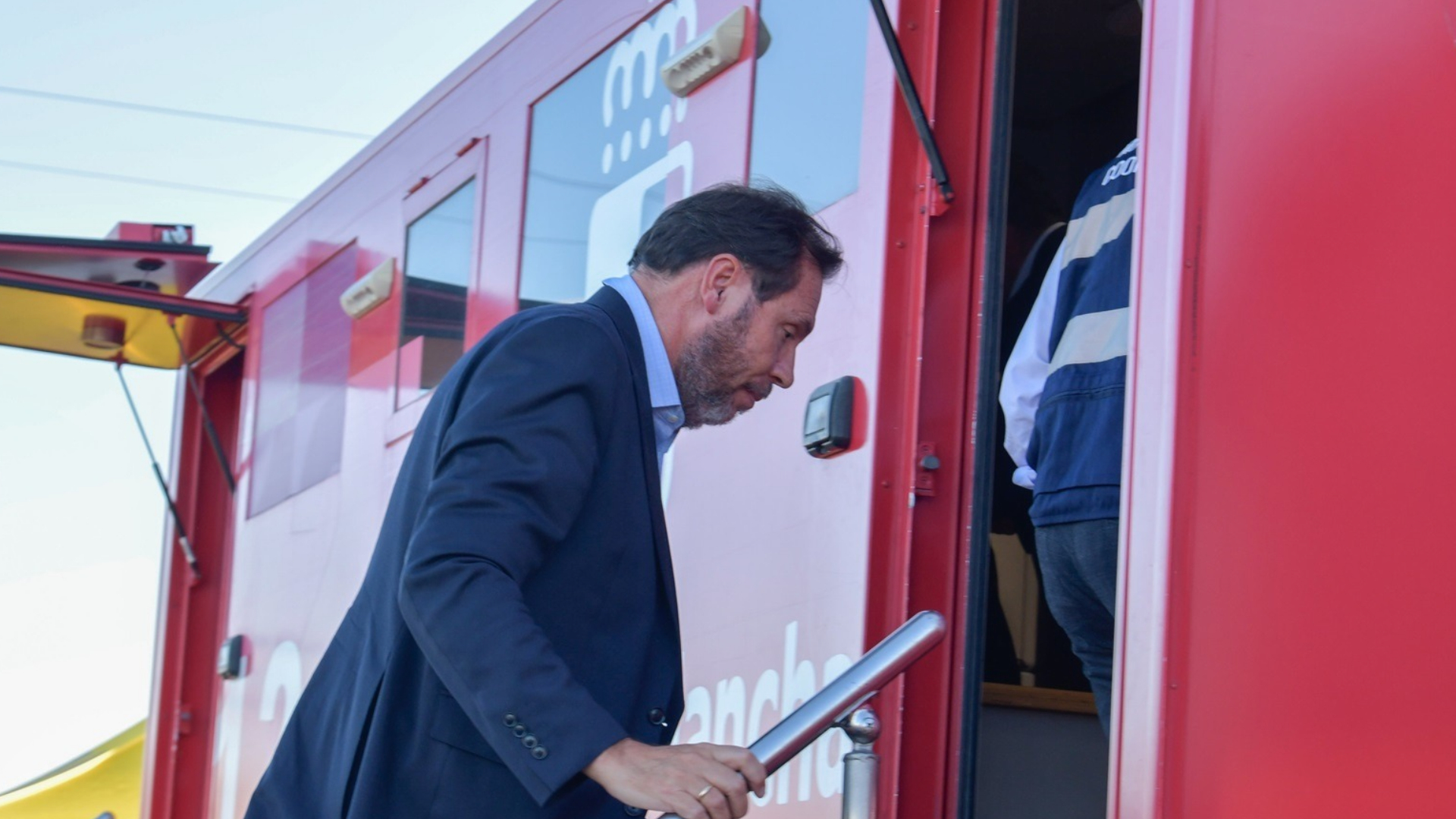 El ministro de Transportes y Movilidad Sostenible, Óscar Puente, en el Puesto de Mando Avanzado instalado en el lugar de los hechos, a 28 de octubre de 2026, en Urda, Toledo, Castilla-La Mancha