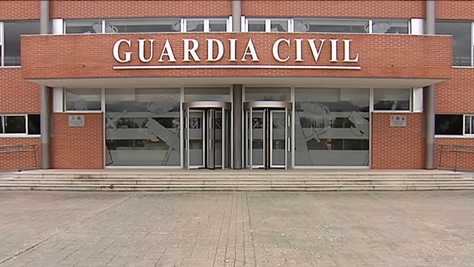 Fachada de la comandacia de la Guardia Civil de Cáceres, que ha participado en la investigación