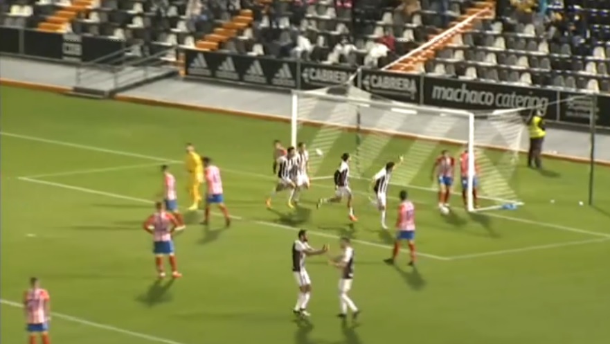 Primer gol del CD Badajoz en el derbi ante el Don Benito.