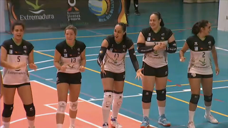Las jugadoras del Arroyo celebran una victoria esta temporada