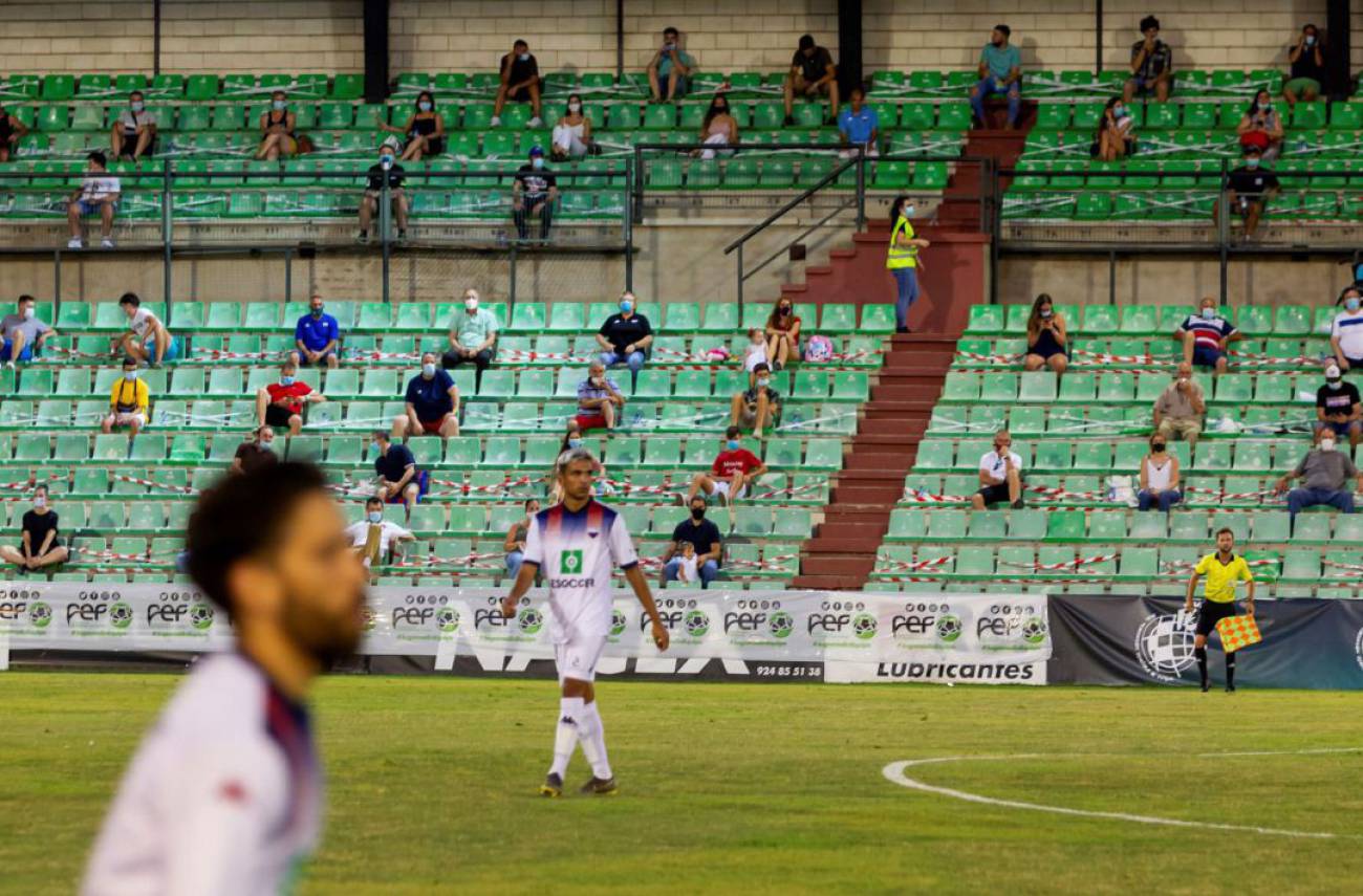 El público en plena pandemia en los estadios de fútbol.