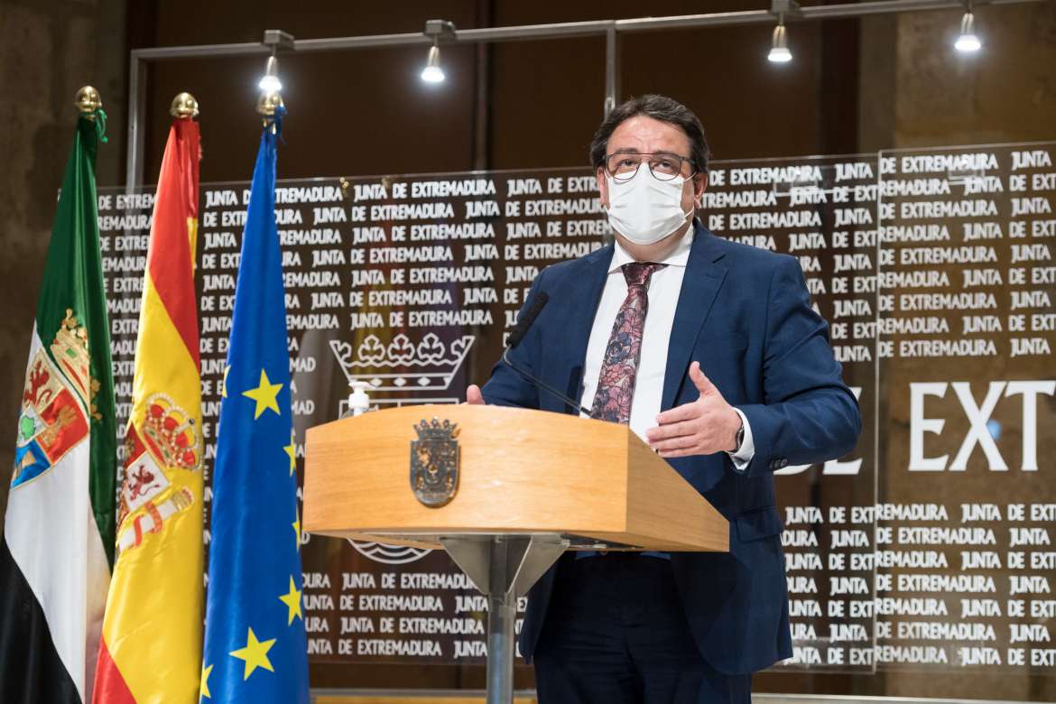 Comparecencia del consejero de Sanidad, José María Vergeles | Archivo