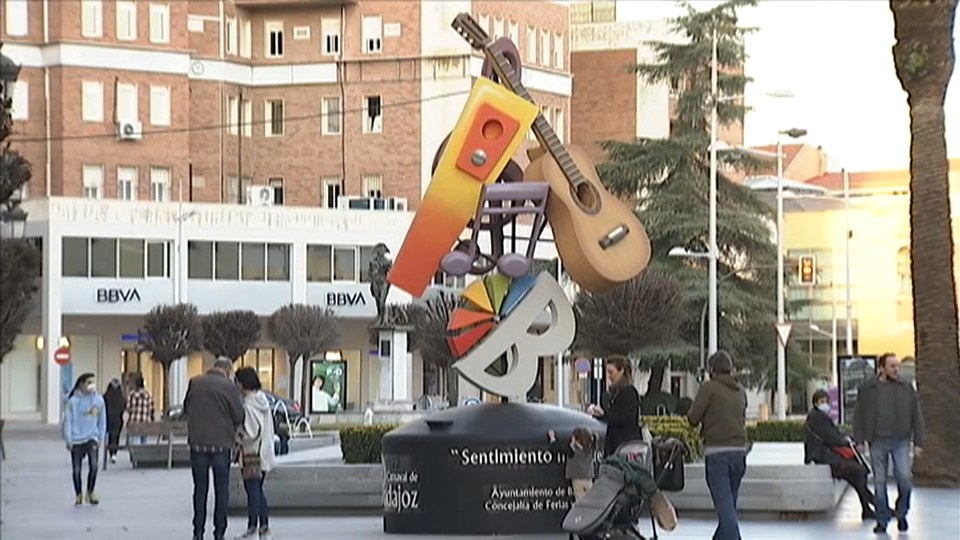 Aspecto de la Plaza Minayo de Badajoz la tarde de Lunes de Carnaval. Calles vacías y silencio en un Lunes de Carnaval atípico en Badajoz.