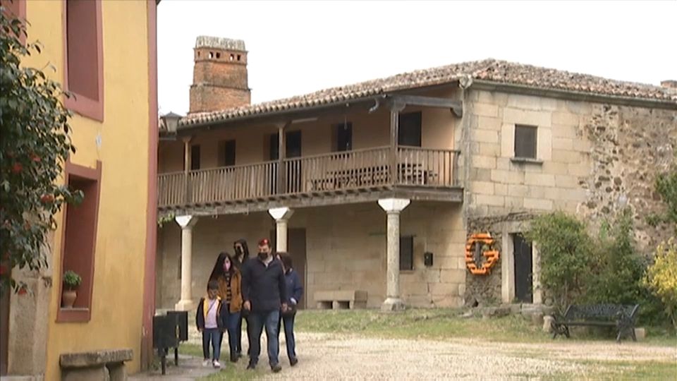 Turistas en Granadilla (Cáceres)