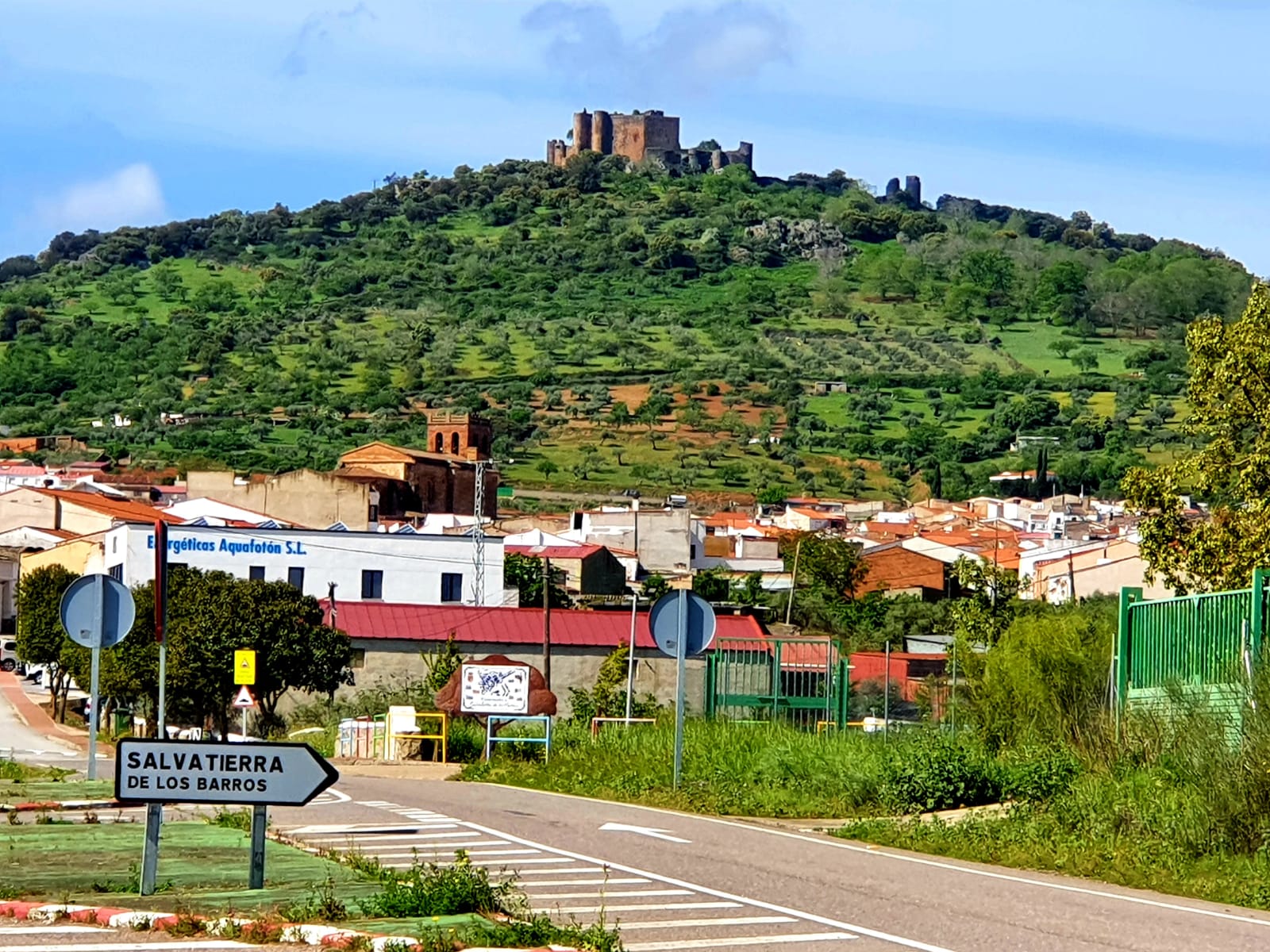 Imagen de uno delos accesos a Salvatierra de los Barros