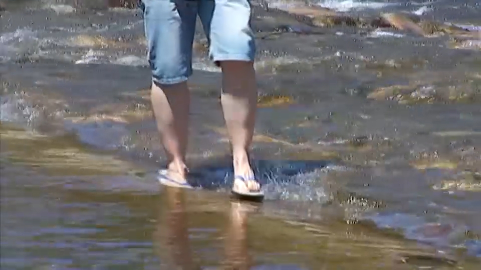 Turista disfrutando del Valle del Jerte