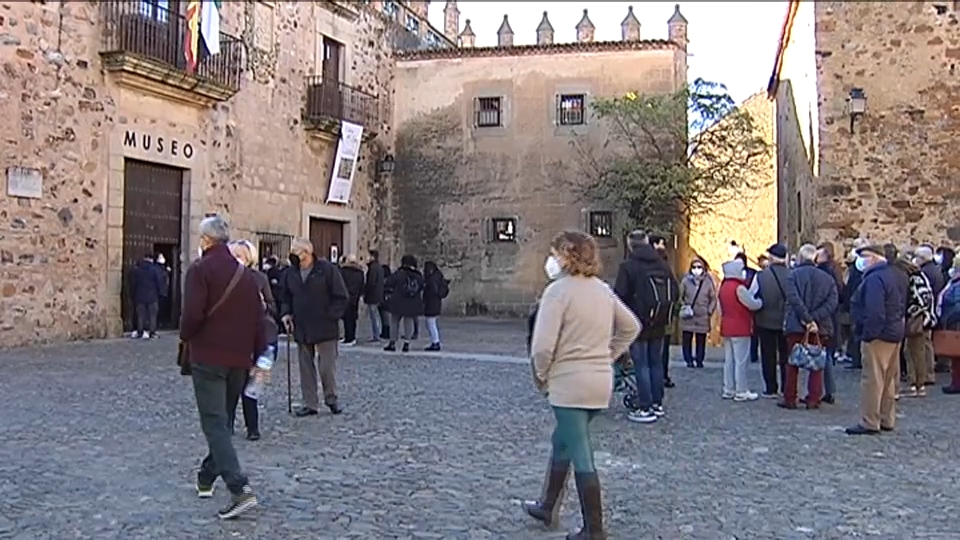 Plaza de las Veletas de Cáceres, repleta de turistas