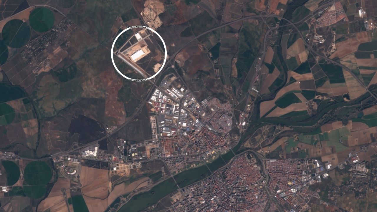 Las instalaciones de Amazon en Badajoz son ya visibles desde los satélites
