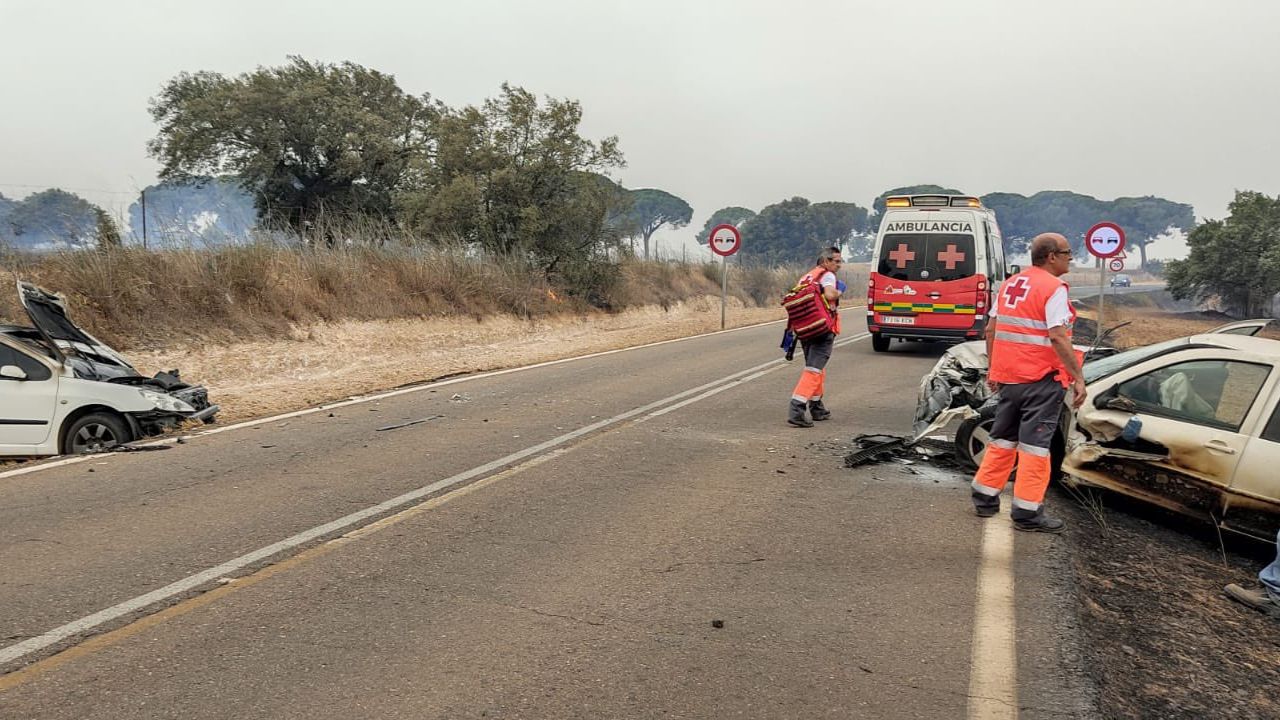 Colisión provocada por la falta de visibilidad causada por el incendio