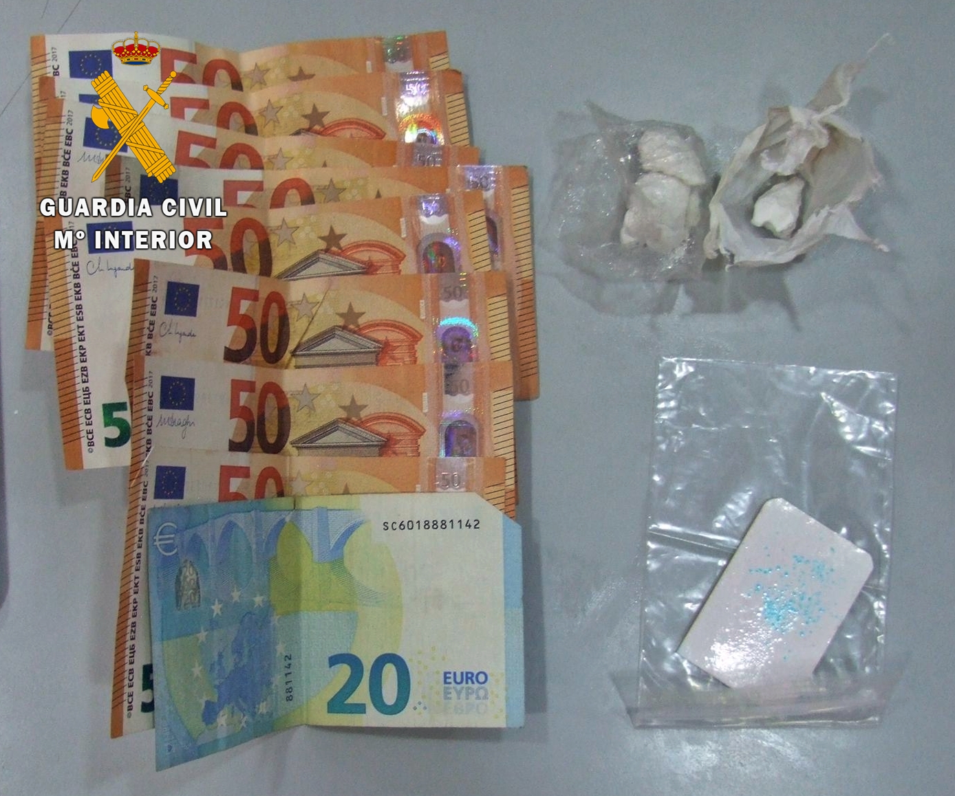 Droga y dinero intervenido en operación de la Guardia Civil