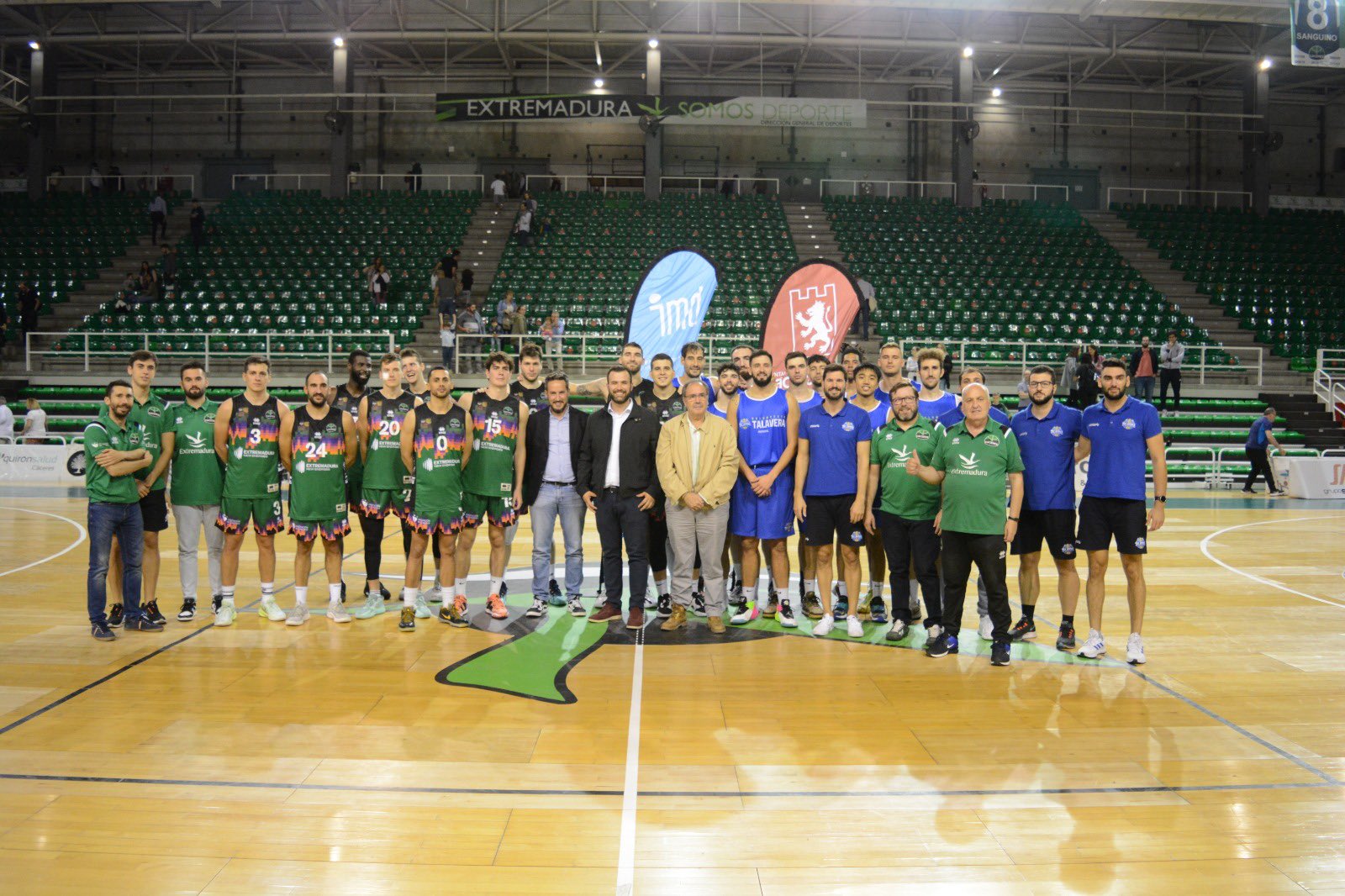 Plantilla del Cáceres Basket 22-23 en el Multiusos.