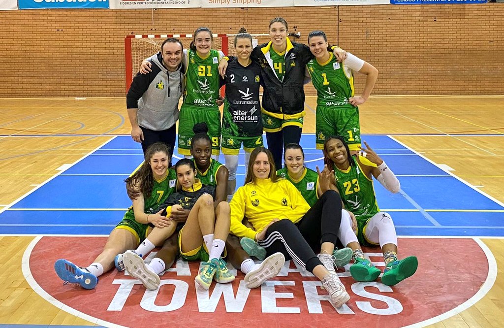 El AlQazeres celebra la victoria en Alcobendas