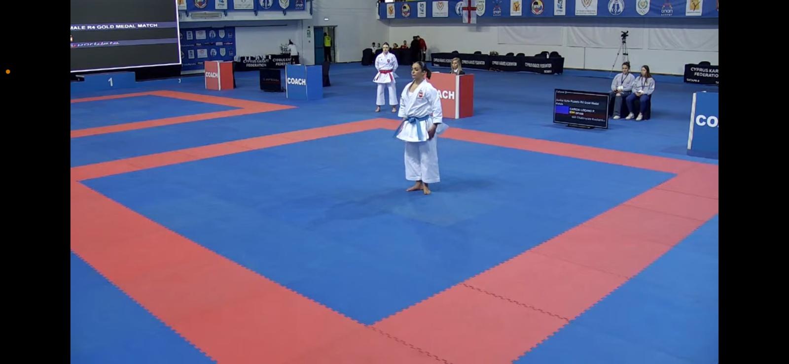 Paola García Lozano en la final del Europe de Kárate